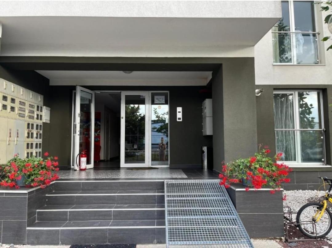 Tranzzit Airport Apartment II 奥托佩尼 外观 照片